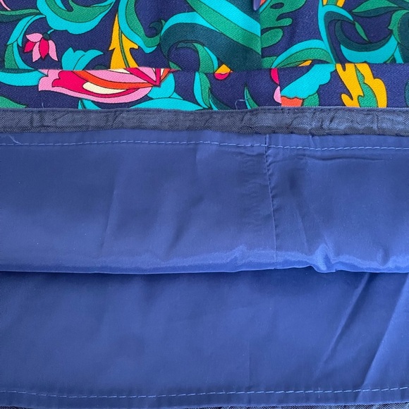 TRINA TURK FLORAL MINI SKIRT SZ 4 EUC - Picture 10 of 11